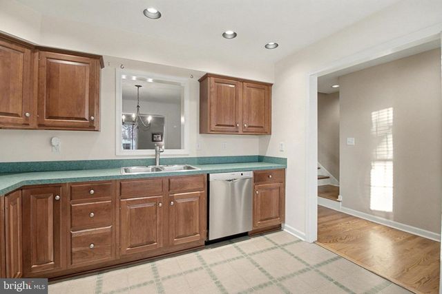 510 NORTHSTAR DR, Harrisburg, PA 17112