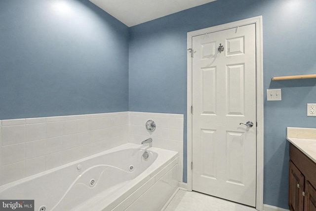 510 NORTHSTAR DR, Harrisburg, PA 17112