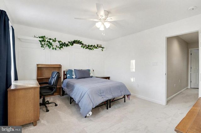 510 NORTHSTAR DR, Harrisburg, PA 17112