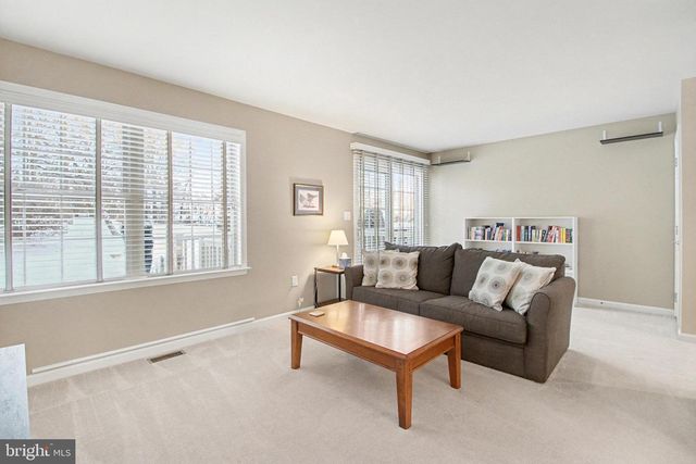 510 NORTHSTAR DR, Harrisburg, PA 17112