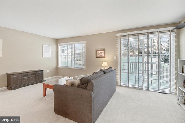 510 NORTHSTAR DR, Harrisburg, PA 17112