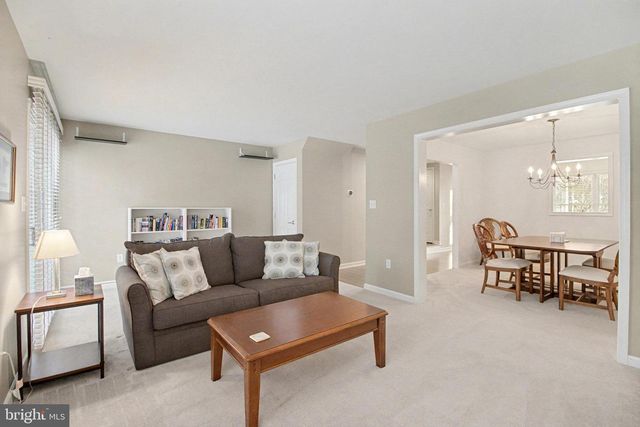 510 NORTHSTAR DR, Harrisburg, PA 17112