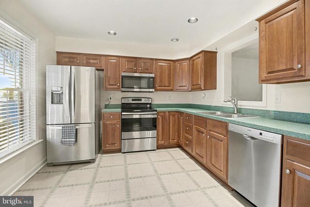 510 NORTHSTAR DR, Harrisburg, PA 17112