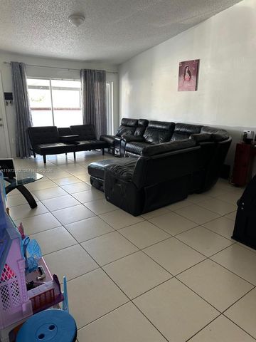 3242 NW 203rd St, Miami Gardens, FL 33056