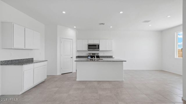 1591 E CURRIER Drive E, Casa Grande, AZ 85122