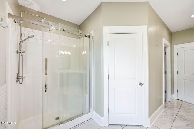 3901 Leaf Point, Kingsport, TN 37663