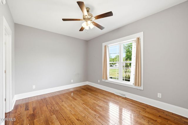 3901 Leaf Point, Kingsport, TN 37663