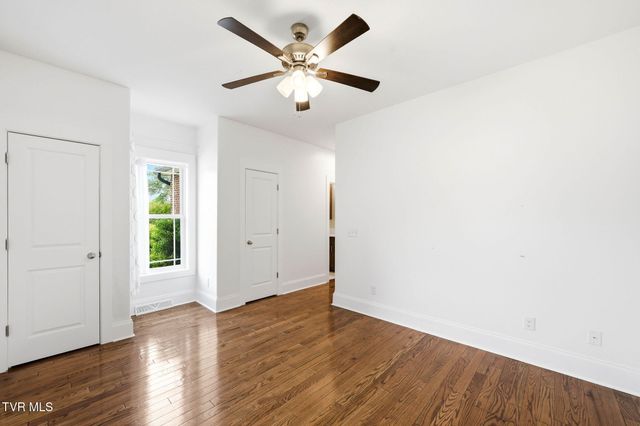 3901 Leaf Point, Kingsport, TN 37663