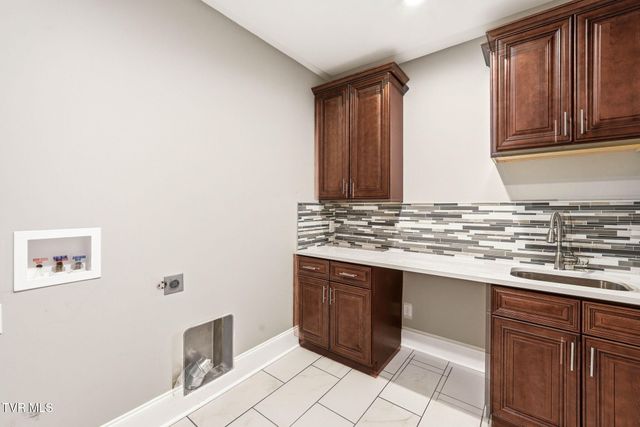 3901 Leaf Point, Kingsport, TN 37663