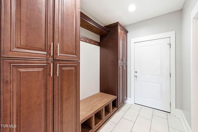 3901 Leaf Point, Kingsport, TN 37663