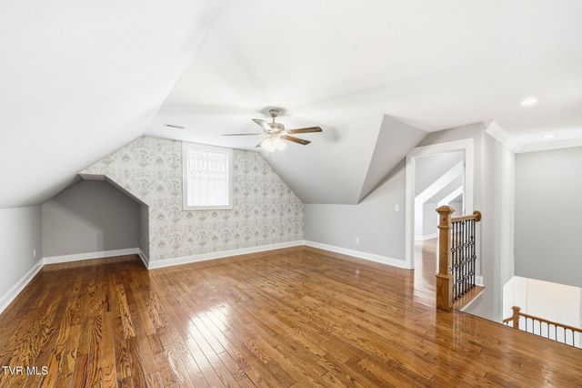 3901 Leaf Point, Kingsport, TN 37663