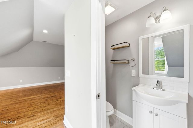 3901 Leaf Point, Kingsport, TN 37663