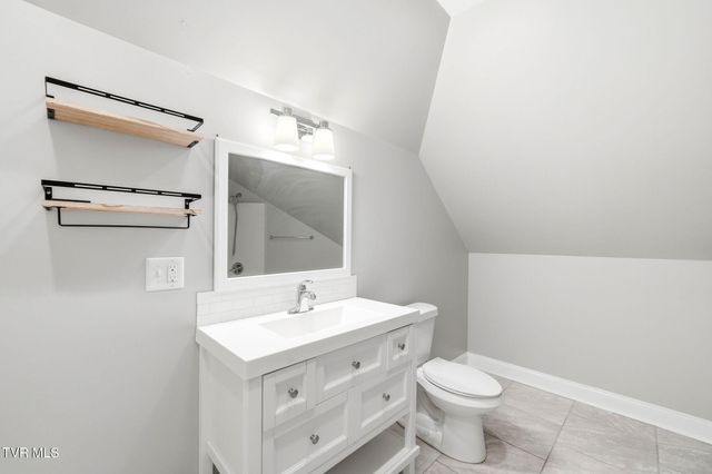 3901 Leaf Point, Kingsport, TN 37663