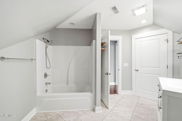 3901 Leaf Point, Kingsport, TN 37663