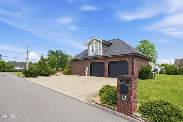3901 Leaf Point, Kingsport, TN 37663