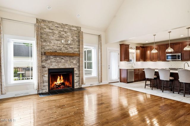 3901 Leaf Point, Kingsport, TN 37663