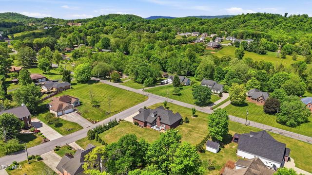 3901 Leaf Point, Kingsport, TN 37663