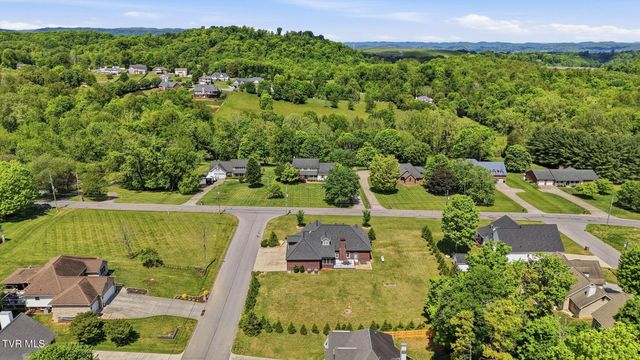 3901 Leaf Point, Kingsport, TN 37663