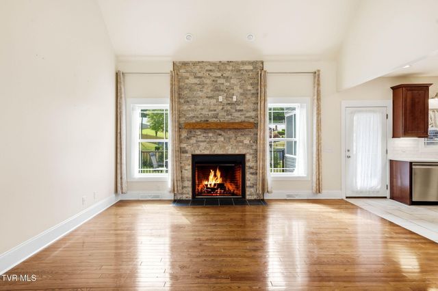 3901 Leaf Point, Kingsport, TN 37663