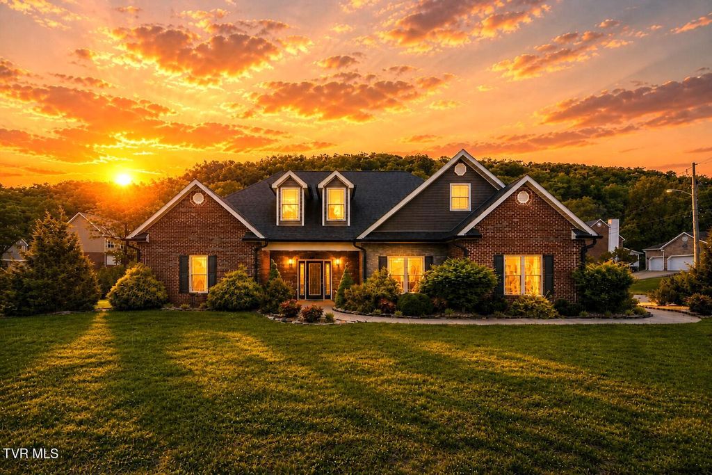 3901 Leaf Point, Kingsport, TN 37663