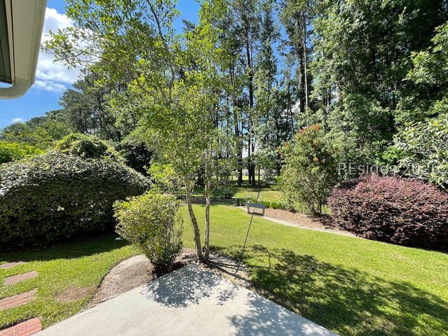 8 Devant Dr E, Bluffton, SC 29909
