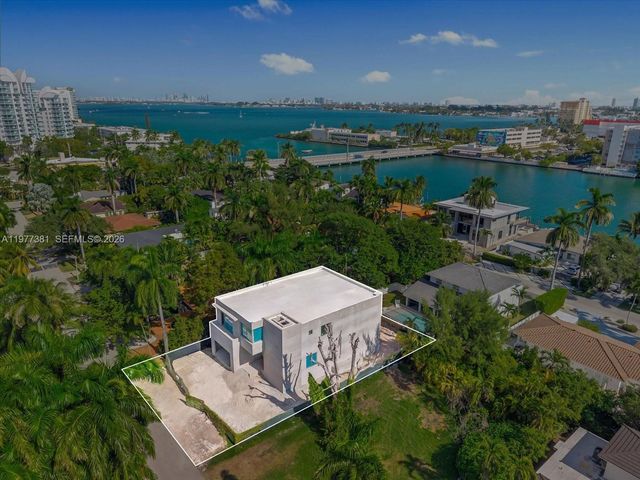 7701 Coquina Dr, North Bay Village, FL 33141