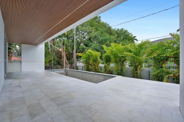 7701 Coquina Dr, North Bay Village, FL 33141
