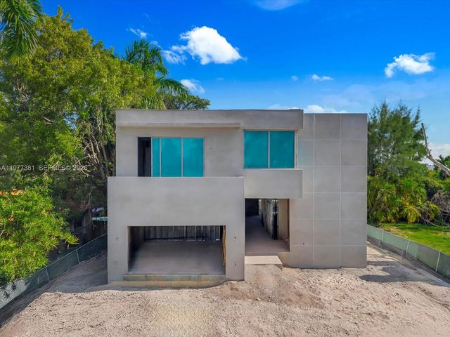 7701 Coquina Dr, North Bay Village, FL 33141