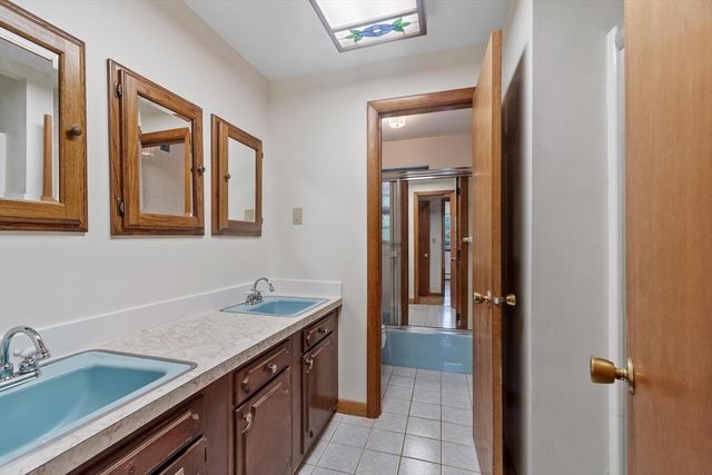6 Wright Street, Peabody, MA 01960