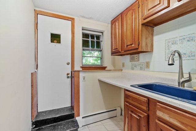 6 Wright Street, Peabody, MA 01960