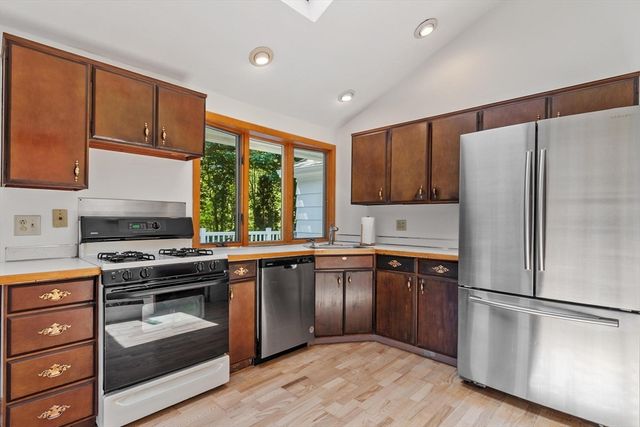 6 Wright Street, Peabody, MA 01960