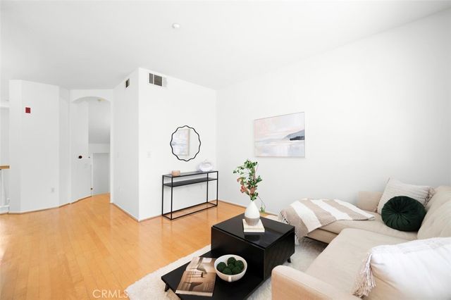 1002 Timberwood, Irvine, CA 92620
