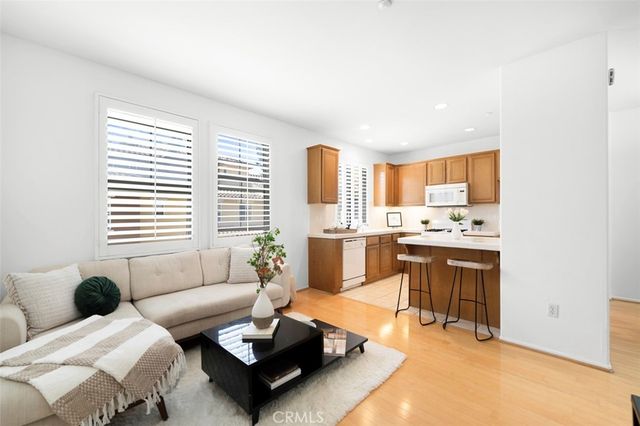 1002 Timberwood, Irvine, CA 92620