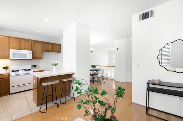 1002 Timberwood, Irvine, CA 92620