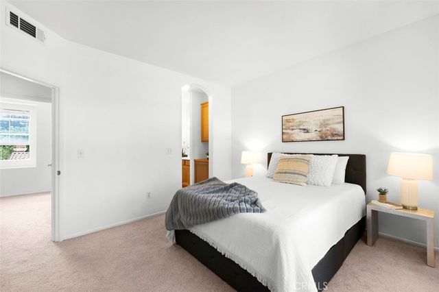 1002 Timberwood, Irvine, CA 92620