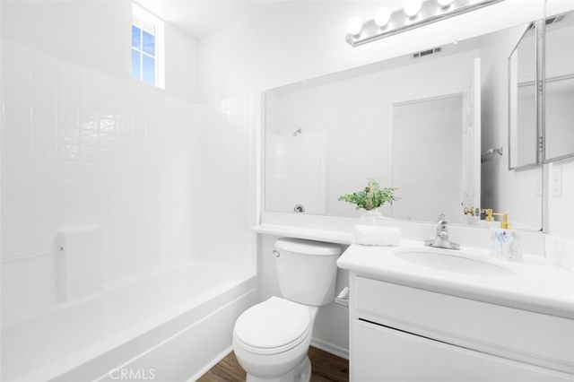 1002 Timberwood, Irvine, CA 92620