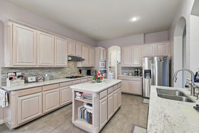 1728 E Branch Hollow Drive, Carrollton, TX 75007