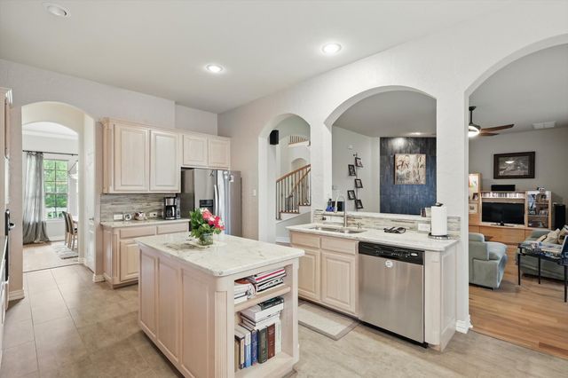 1728 E Branch Hollow Drive, Carrollton, TX 75007