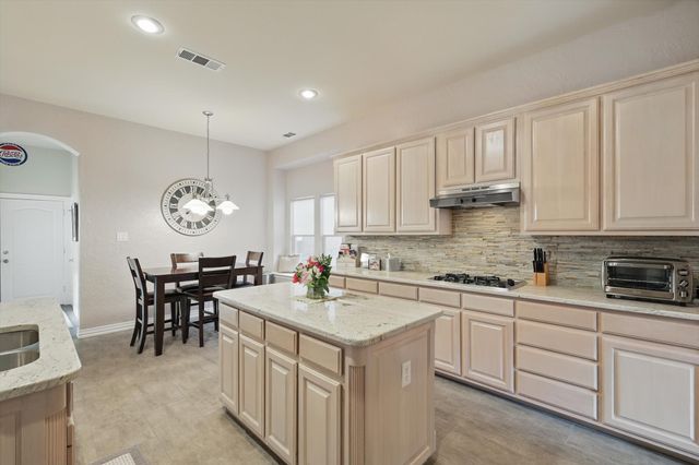 1728 E Branch Hollow Drive, Carrollton, TX 75007