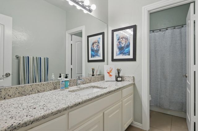 1728 E Branch Hollow Drive, Carrollton, TX 75007