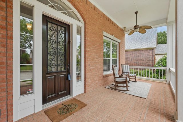 1728 E Branch Hollow Drive, Carrollton, TX 75007