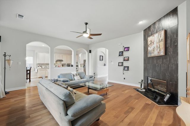 1728 E Branch Hollow Drive, Carrollton, TX 75007