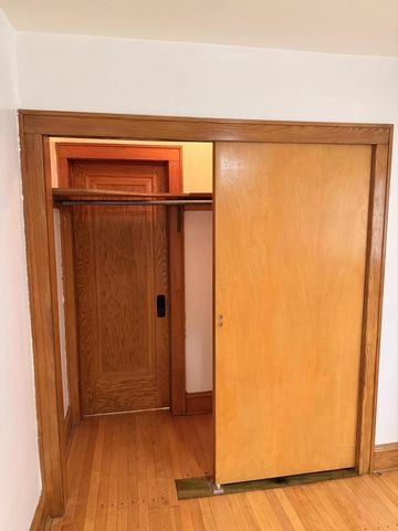 3132 S 19th STREET, Milwaukee, WI 53215