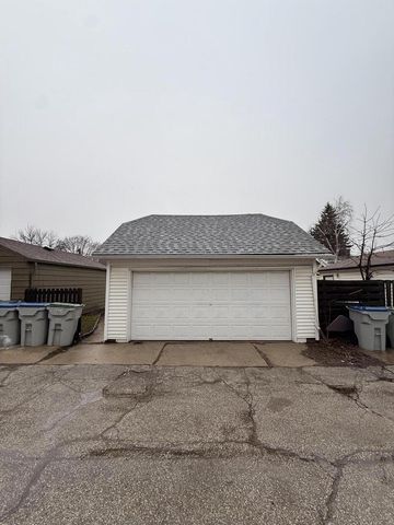 3132 S 19th STREET, Milwaukee, WI 53215