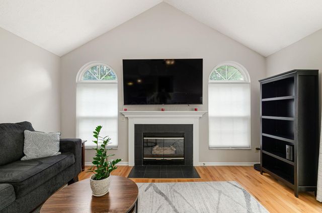 5940 Glen Village Drive, Dublin, OH 43016