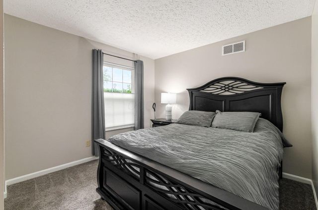 5940 Glen Village Drive, Dublin, OH 43016