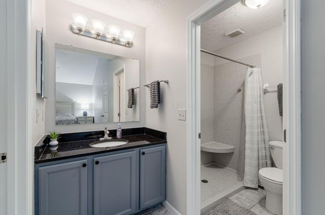 5940 Glen Village Drive, Dublin, OH 43016