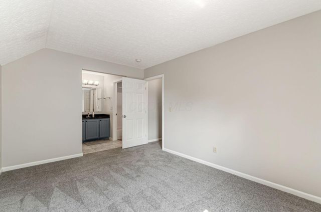 5940 Glen Village Drive, Dublin, OH 43016