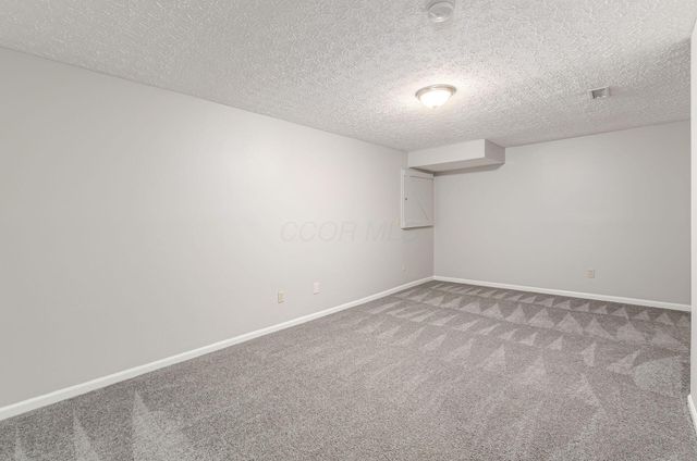 5940 Glen Village Drive, Dublin, OH 43016