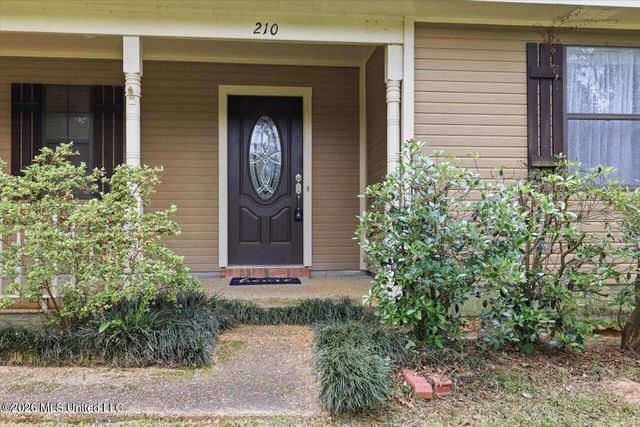 210 Magnolia Trail, Brandon, MS 39047